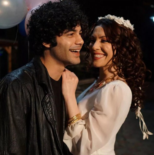 Arzu Yanardağ'a film setinde evlilik teklifi...